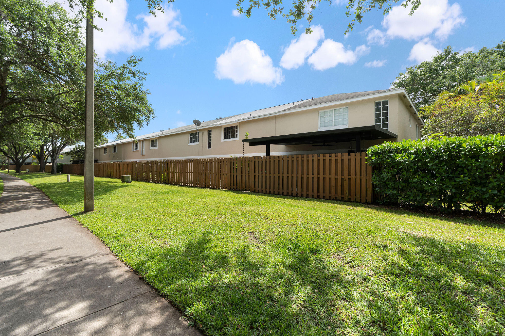 4952 SW 122nd Terrace