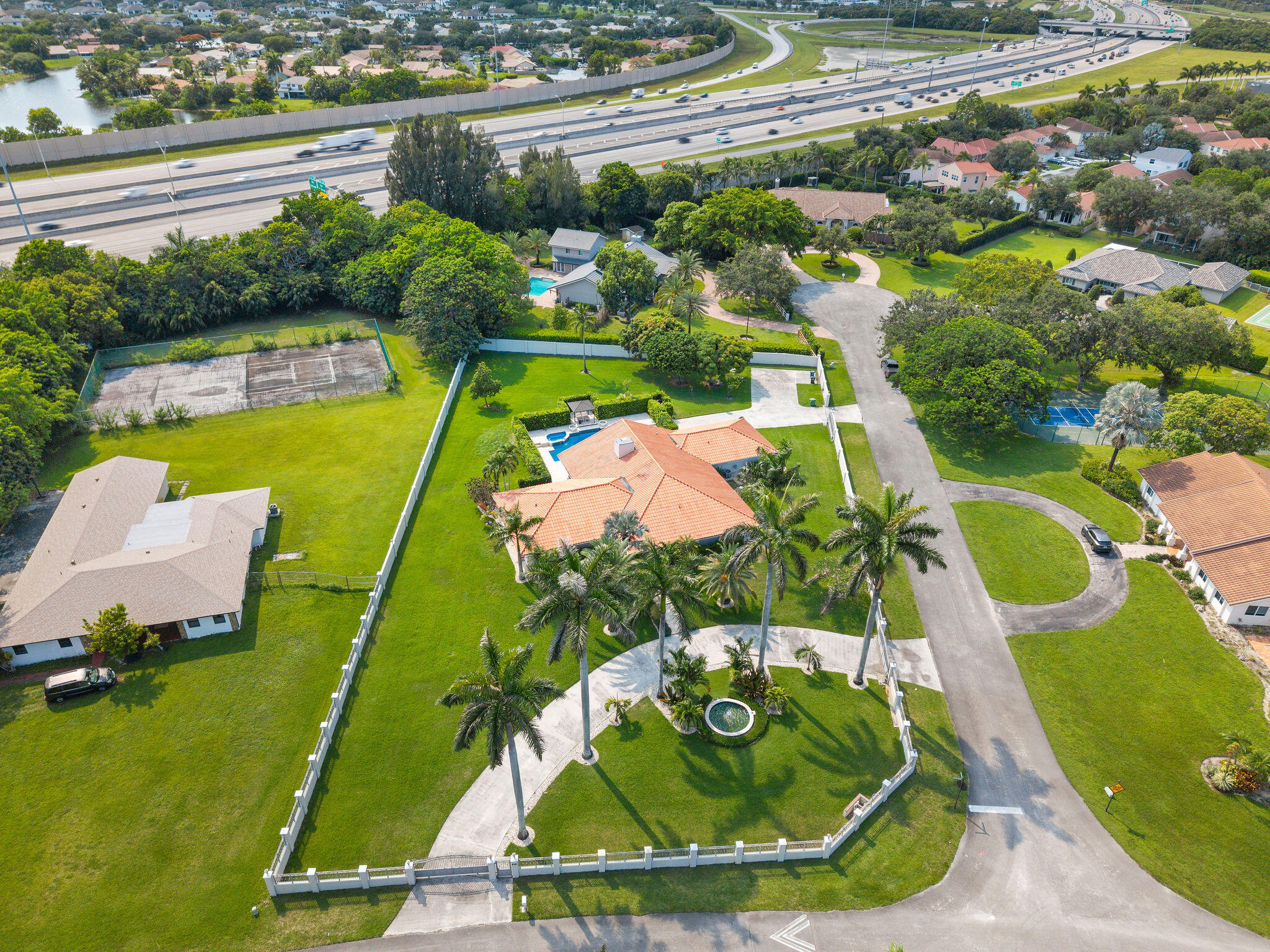 5101 W Saxon Circle