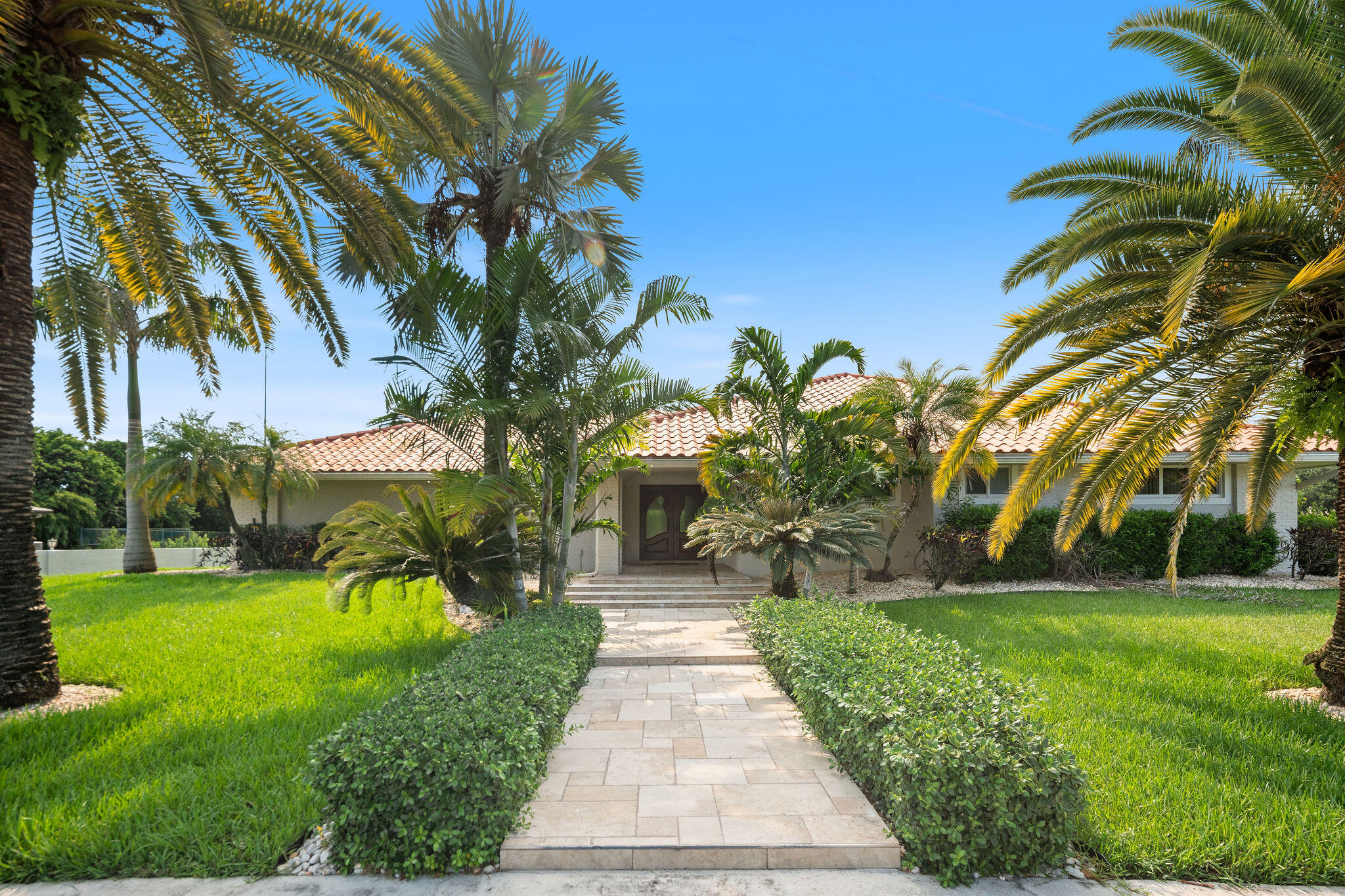 5101 W Saxon Circle