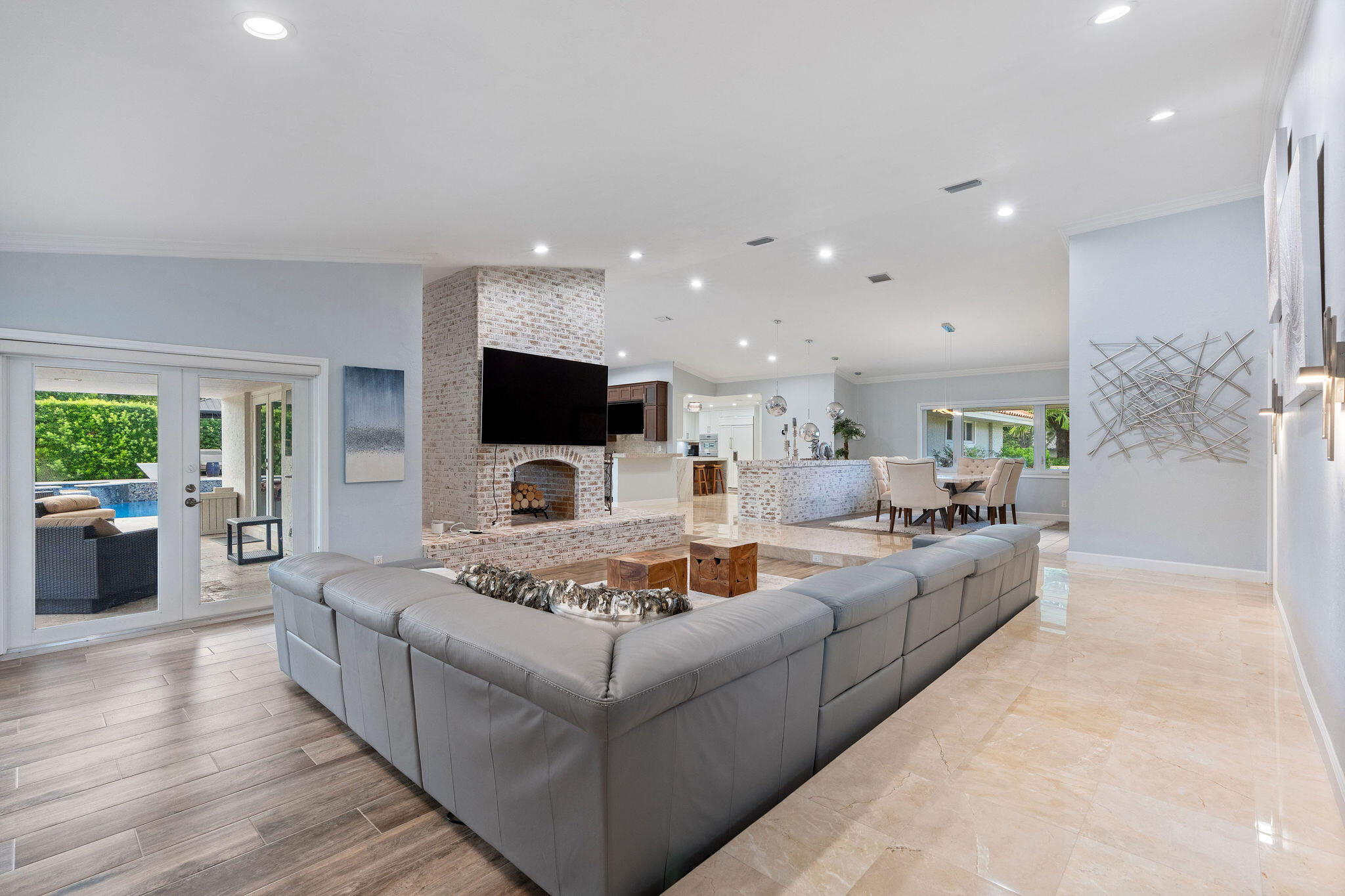 5101 W Saxon Circle