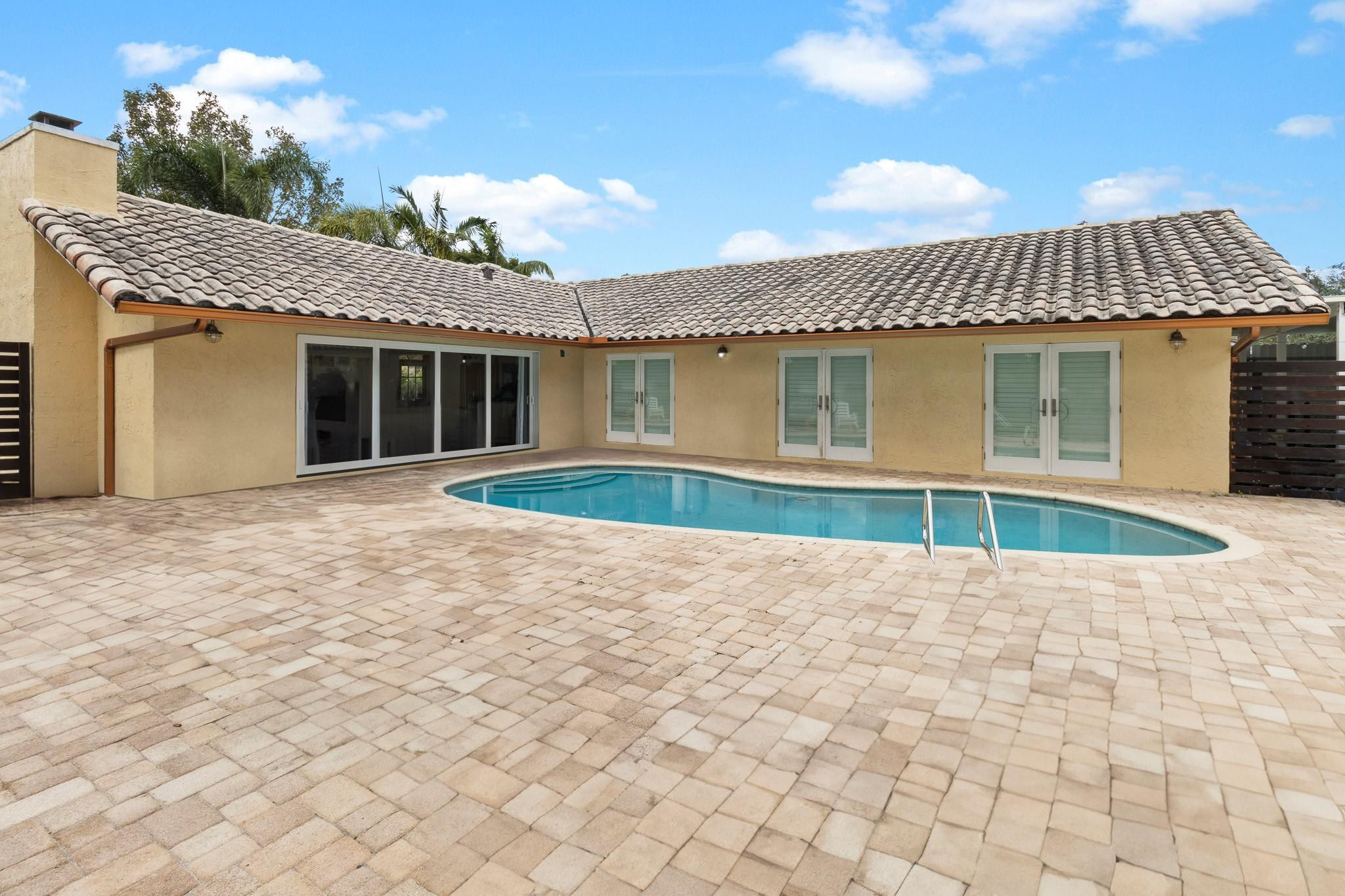 5520 SW 196th Lane