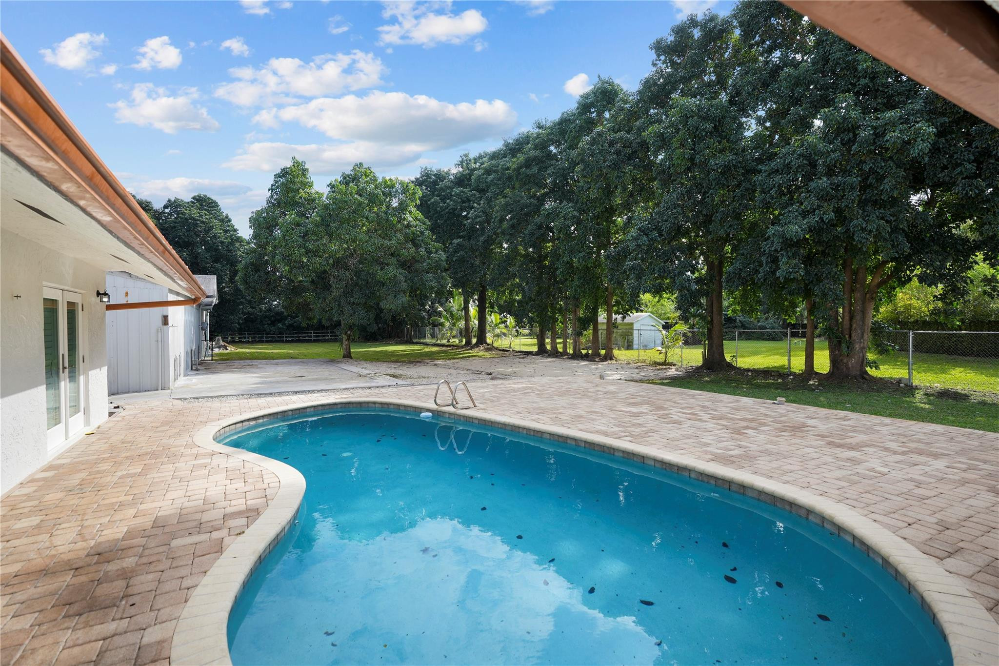 5520 SW 196th Lane