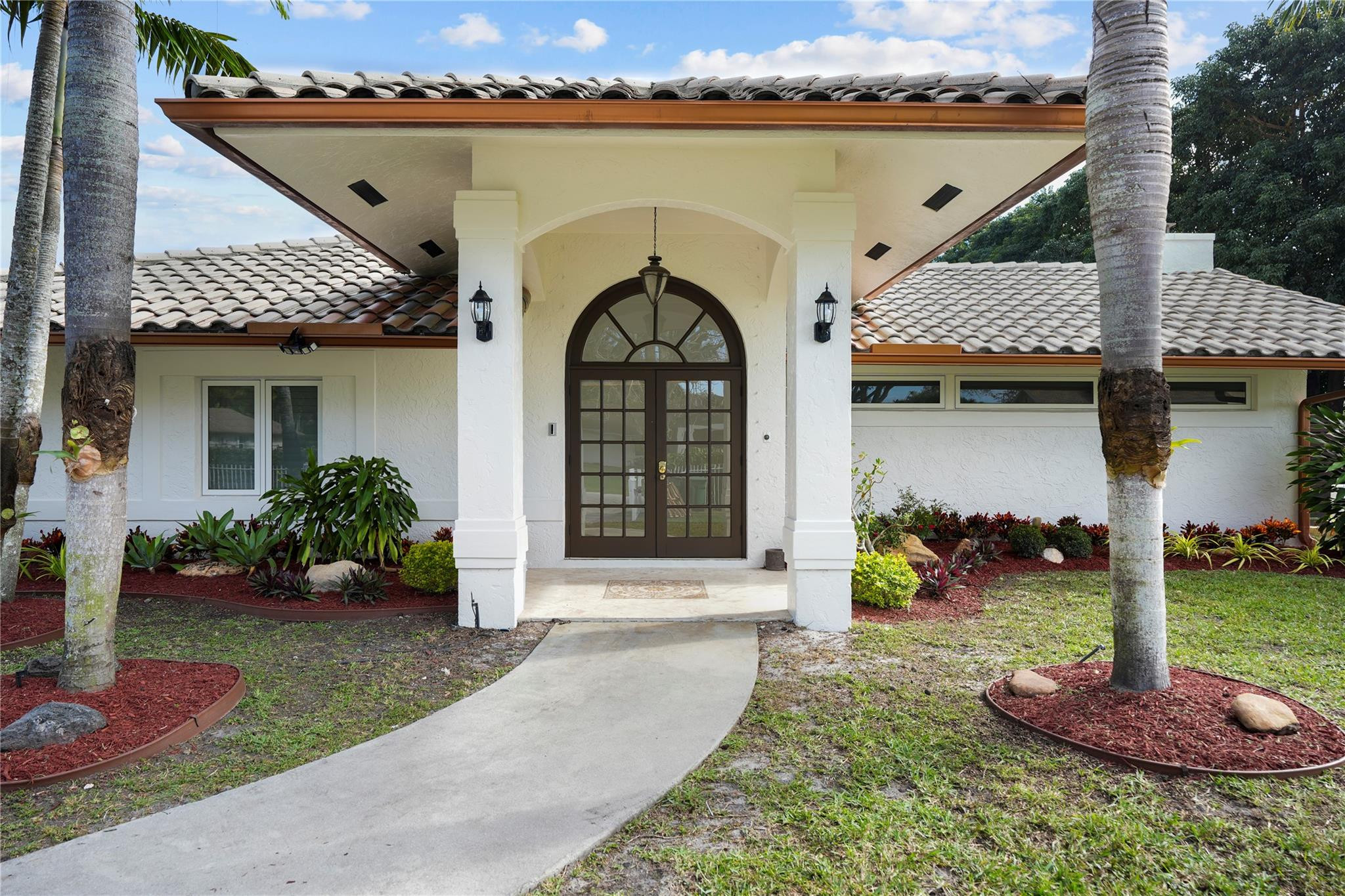 5520 SW 196th Lane