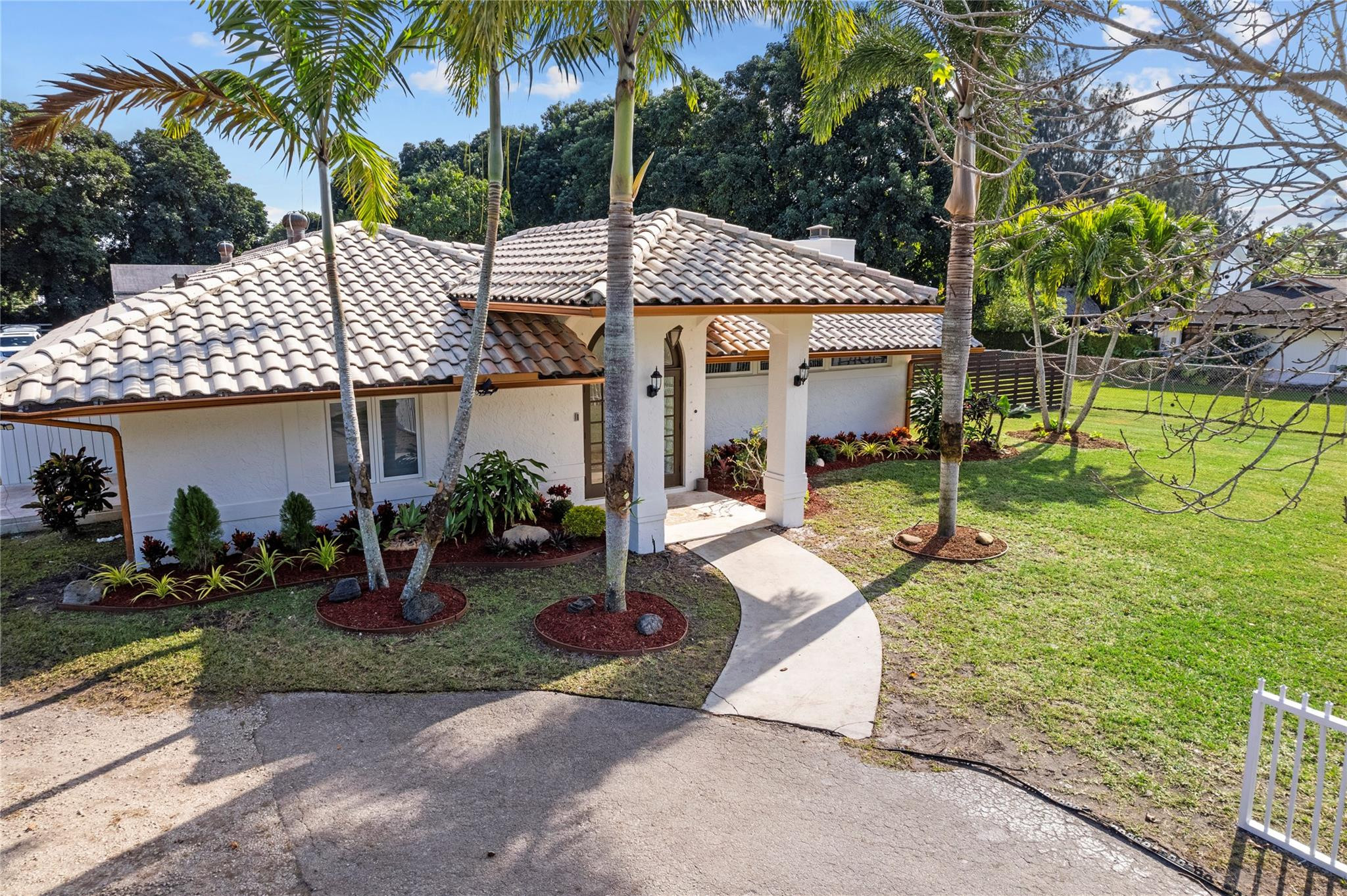 5520 SW 196th Lane
