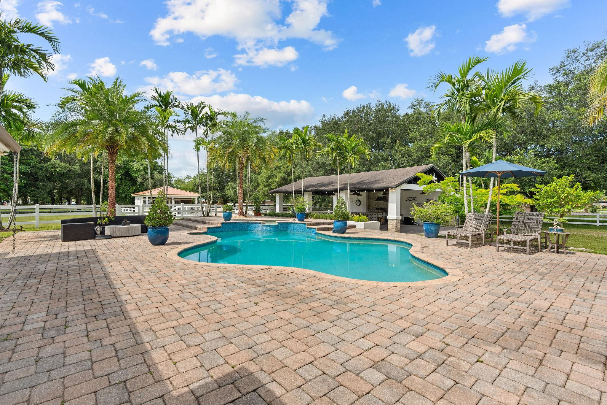 13800 SW 50th Manor