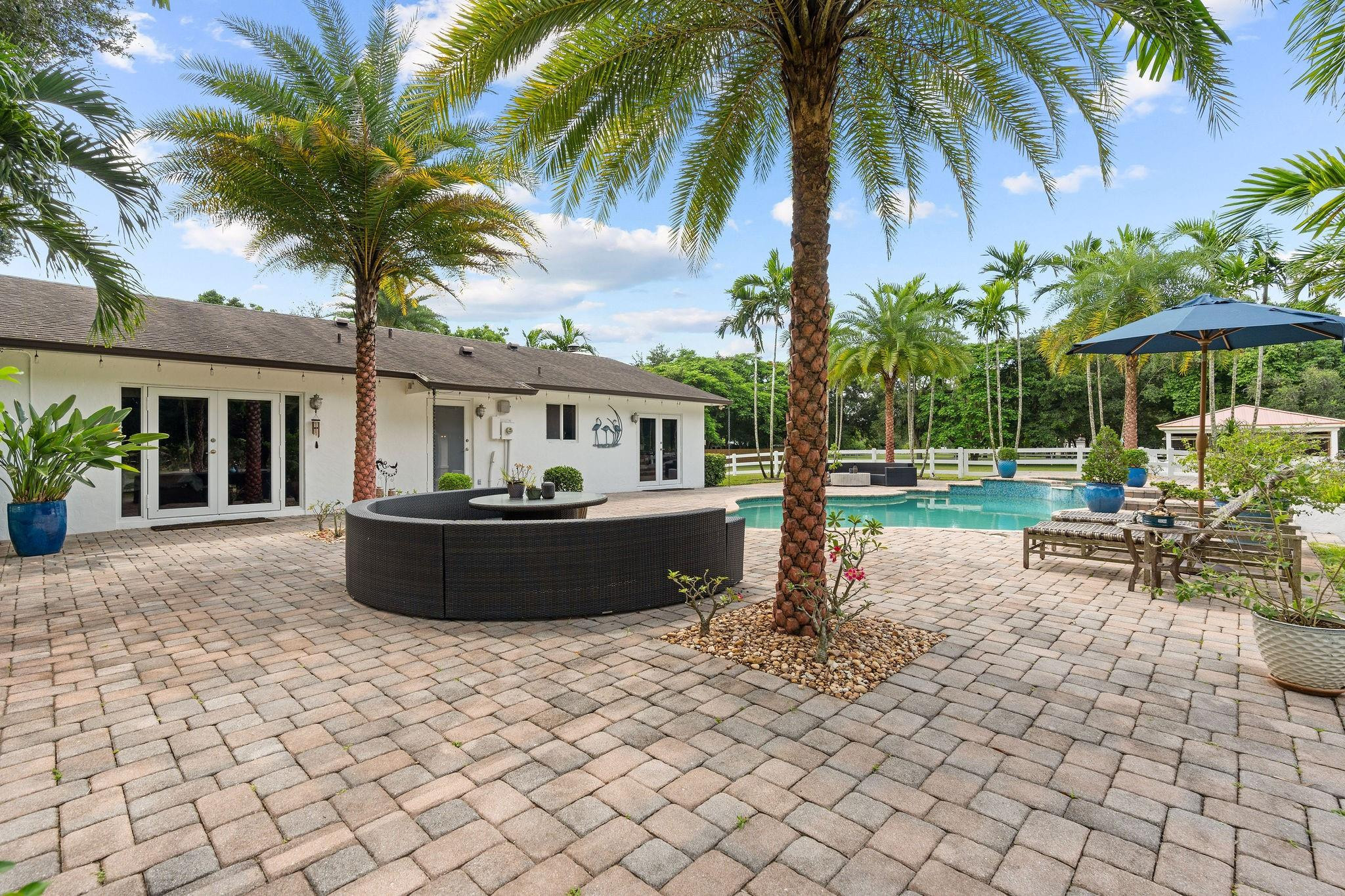13800 SW 50th Manor