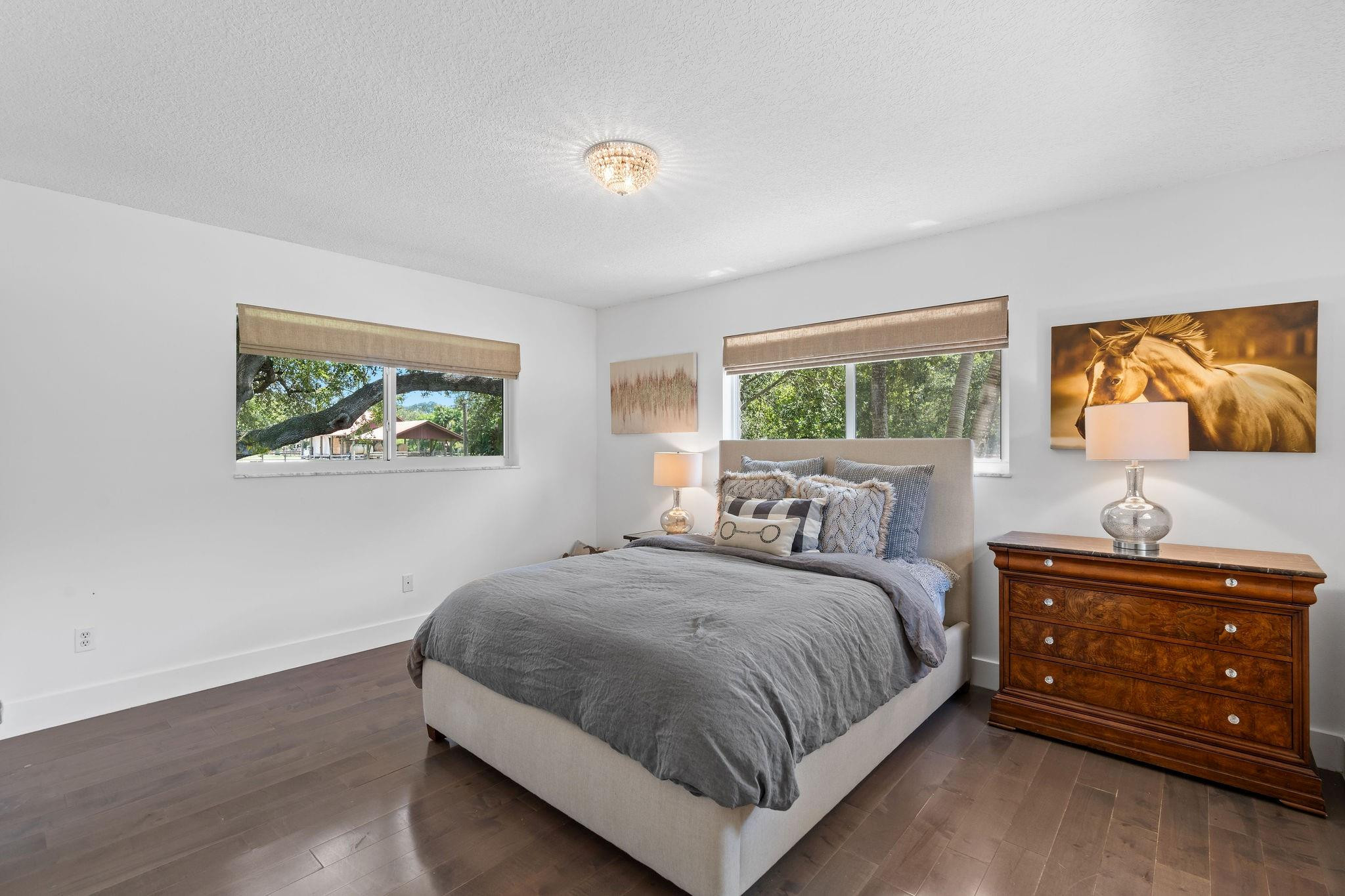 13800 SW 50th Manor