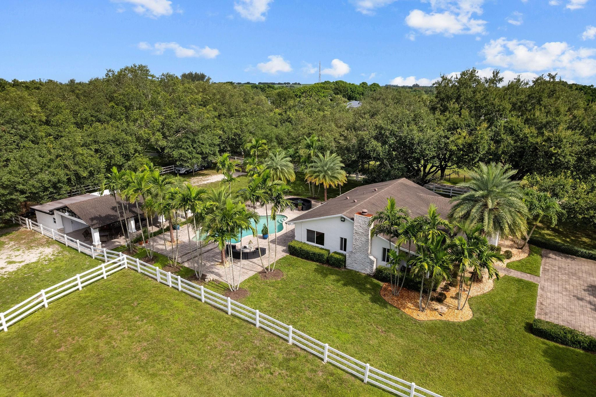 13800 SW 50th Manor