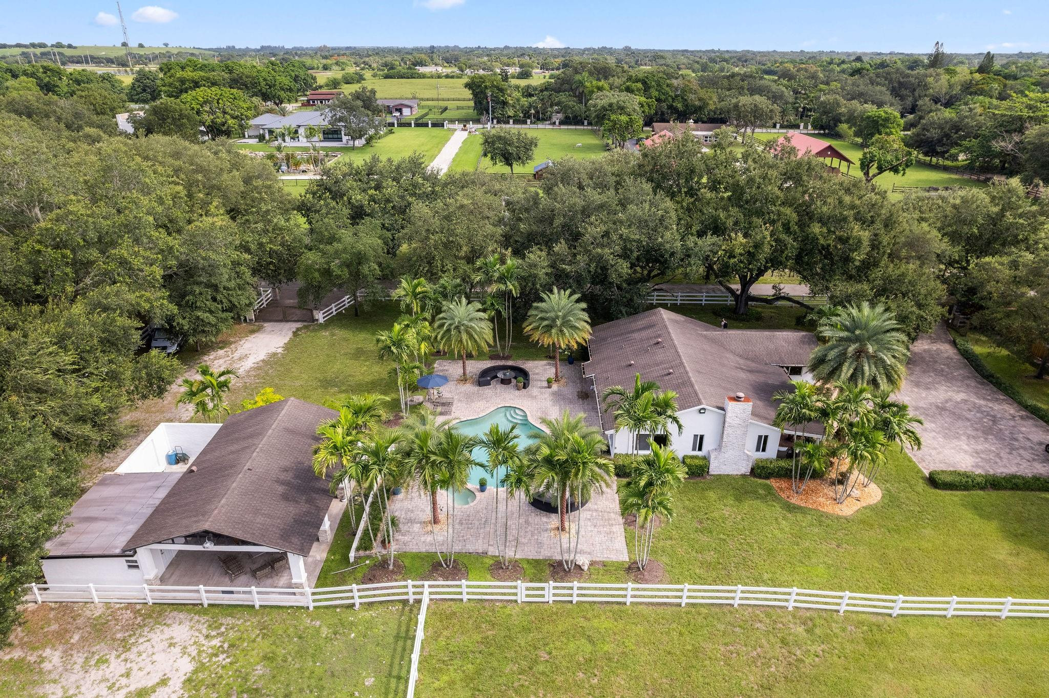 13800 SW 50th Manor