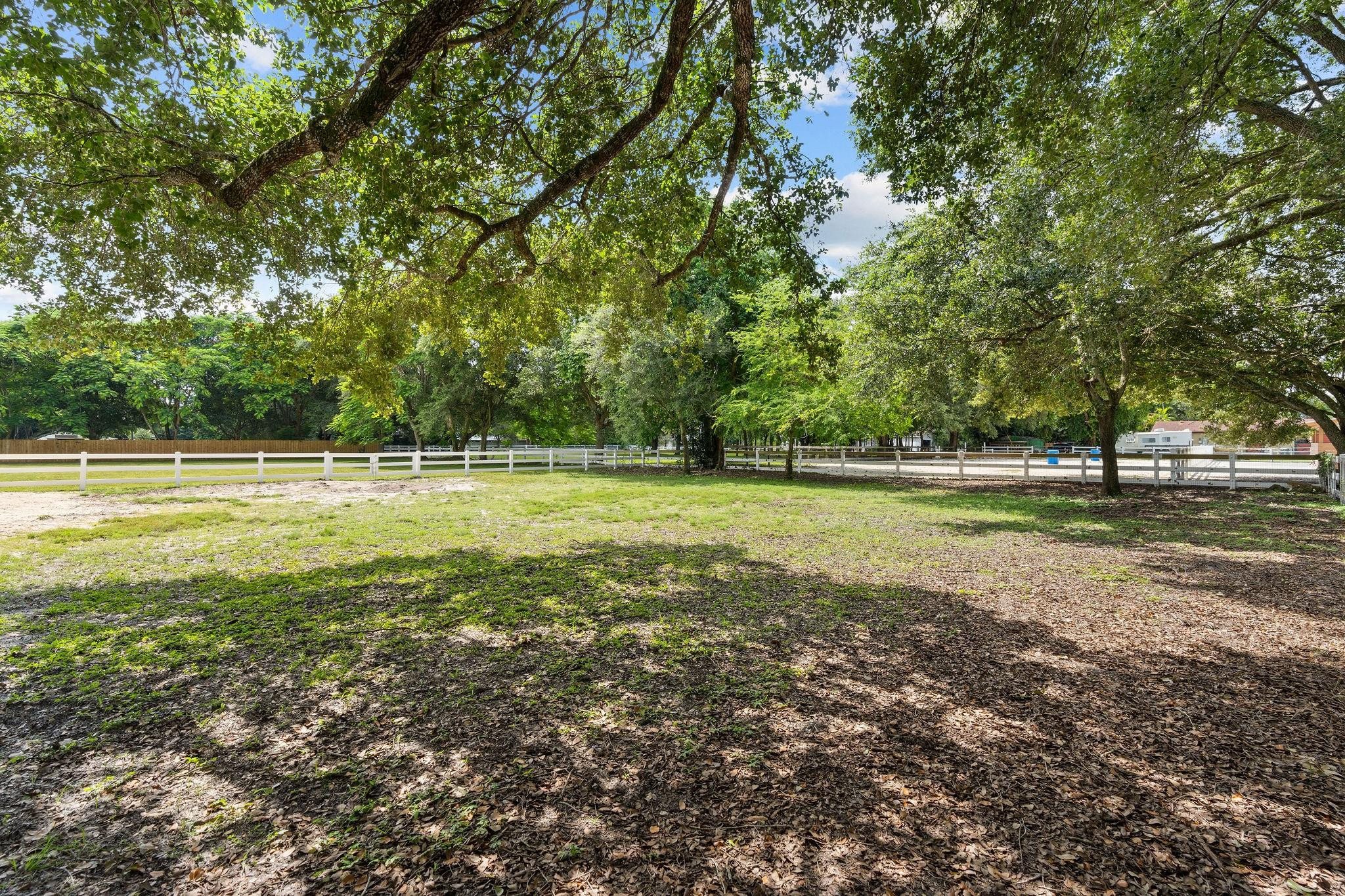 13800 SW 50th Manor