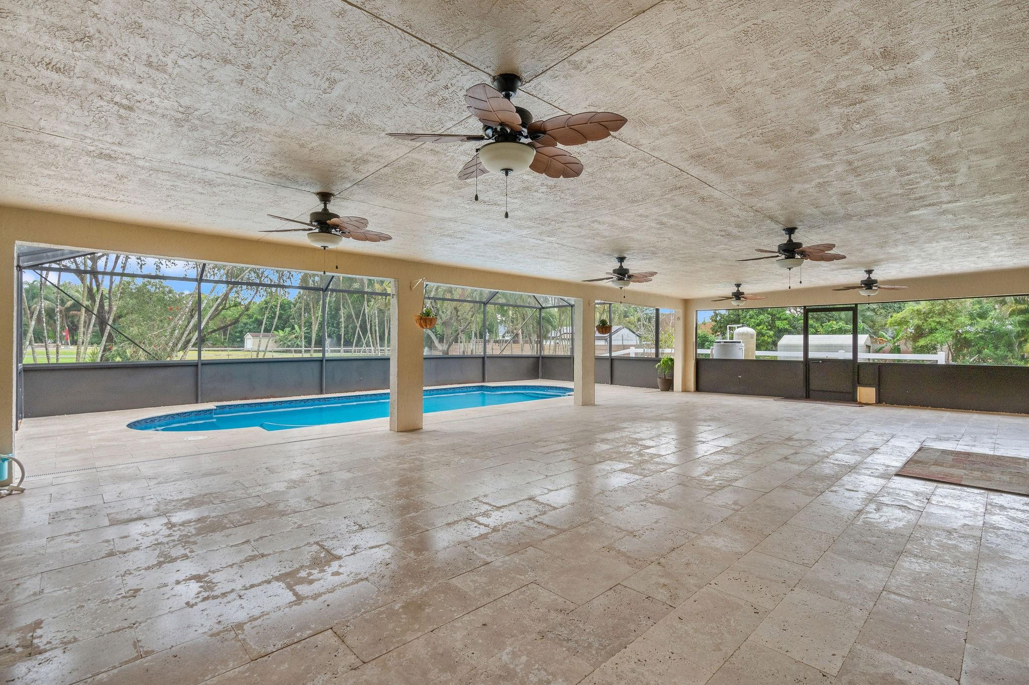 5711 SW 195th Terrace