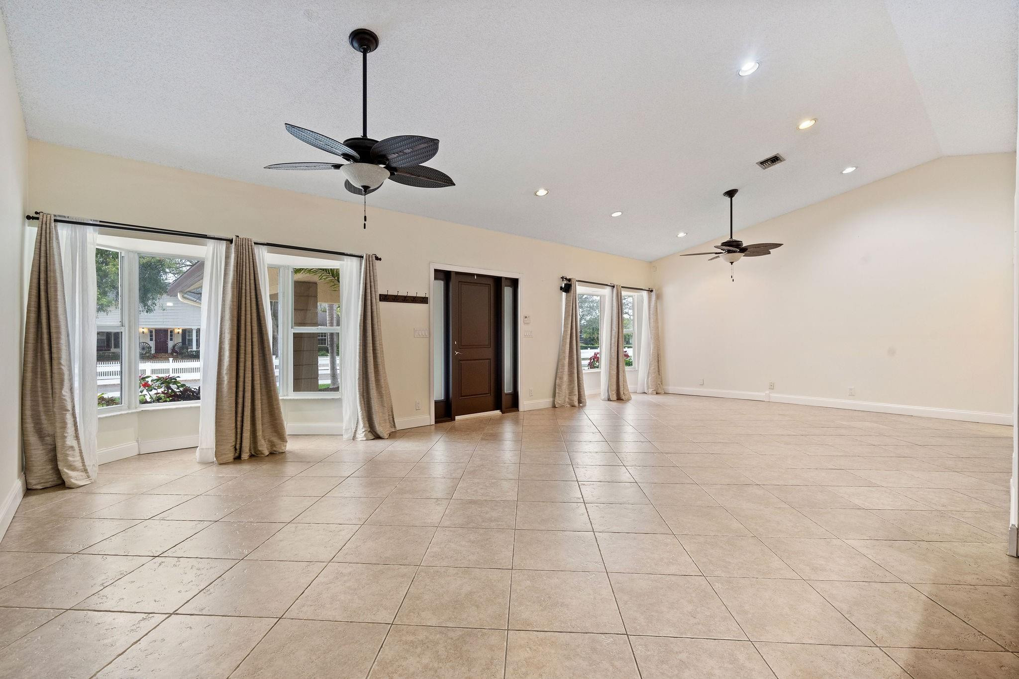 5711 SW 195th Terrace