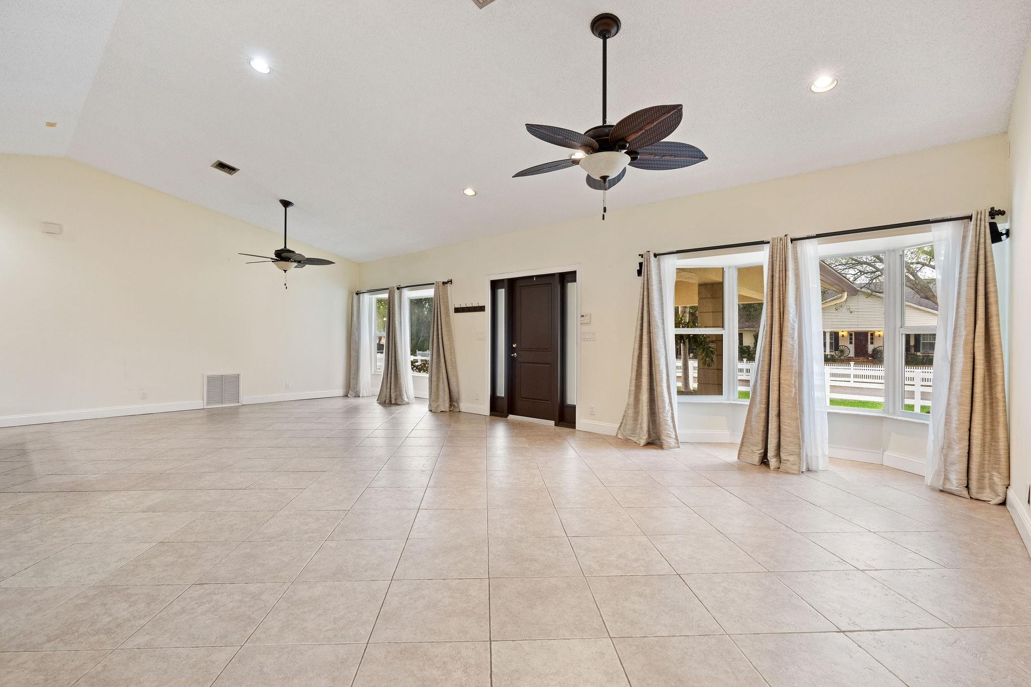 5711 SW 195th Terrace