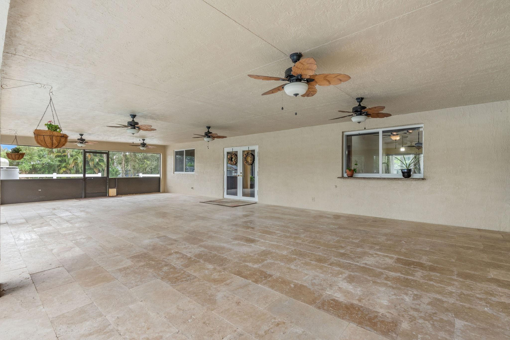 5711 SW 195th Terrace