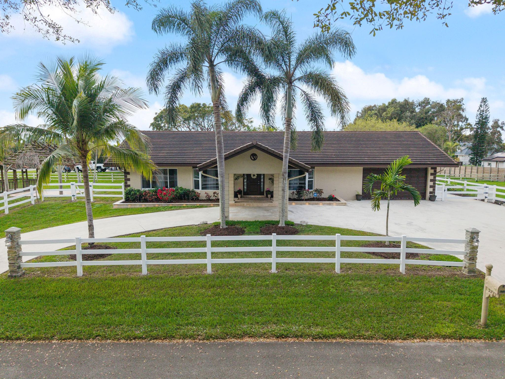 5711 SW 195th Terrace