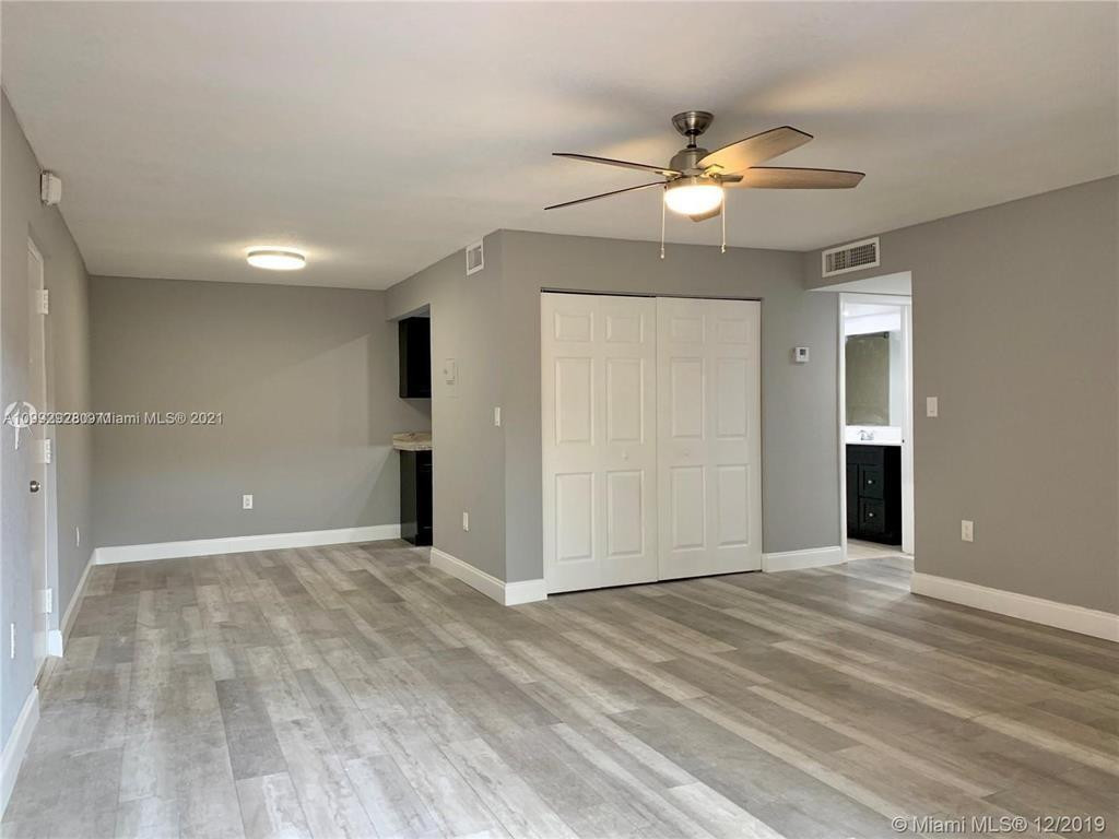 7110 Fairway Drive L20