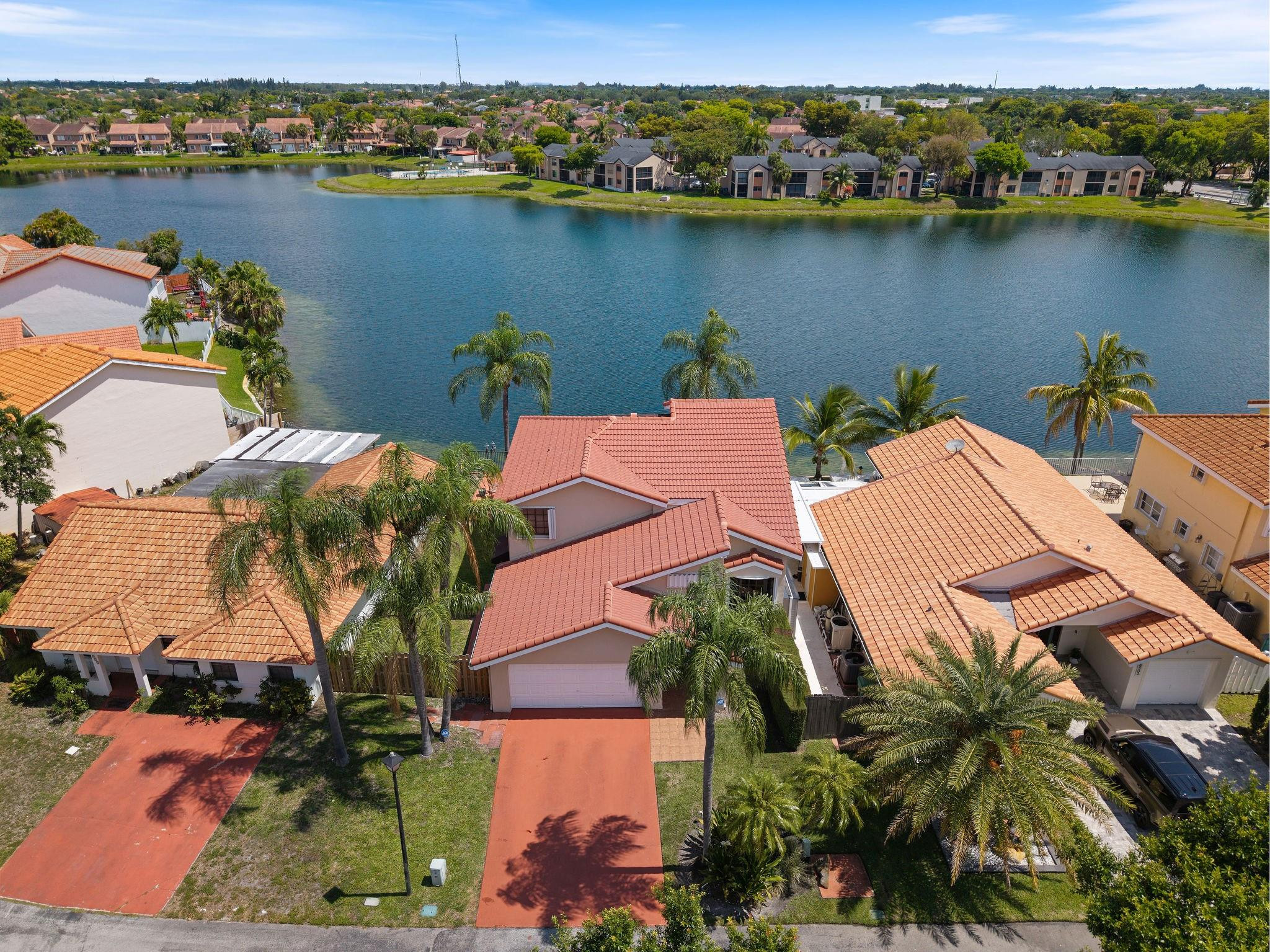 8313 NW 188th Terrace