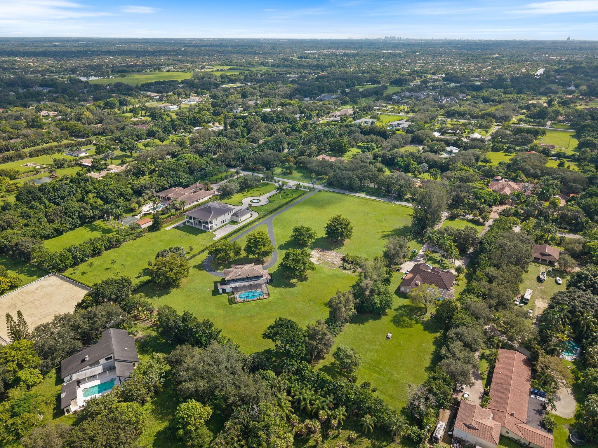 5401 Thoroughbred Lane
