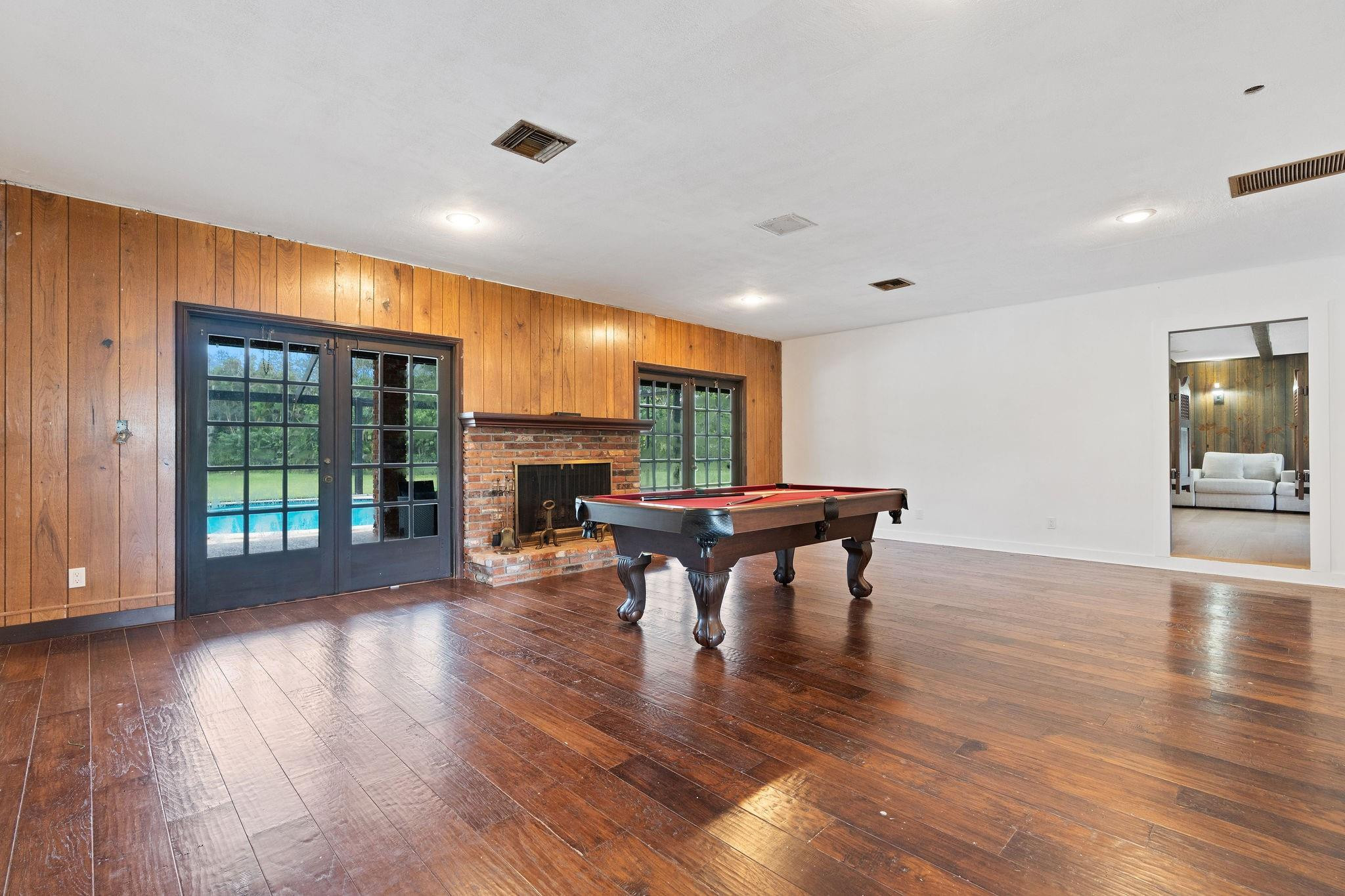 5401 Thoroughbred Lane