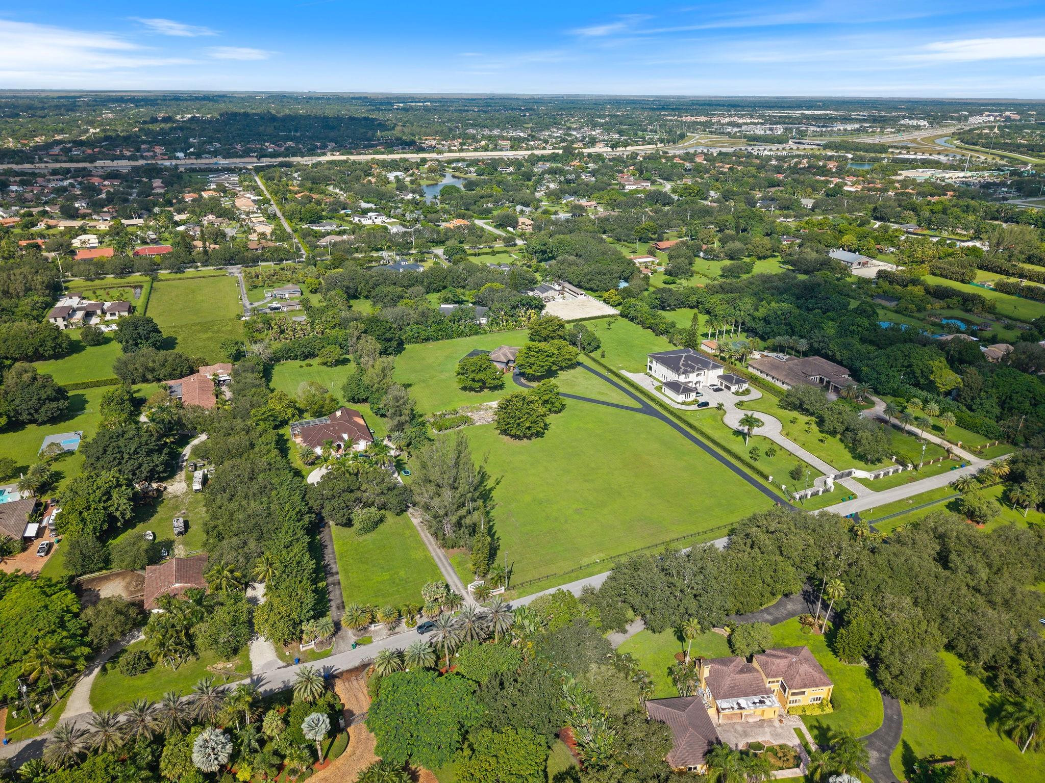 5401 Thoroughbred Lane