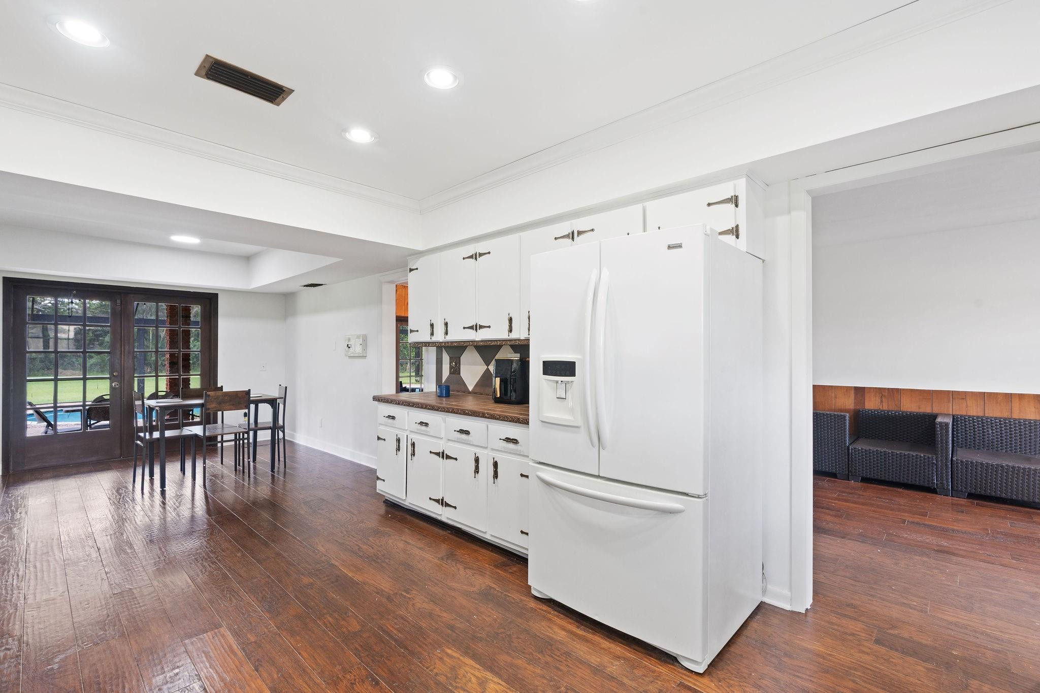 5401 Thoroughbred Lane