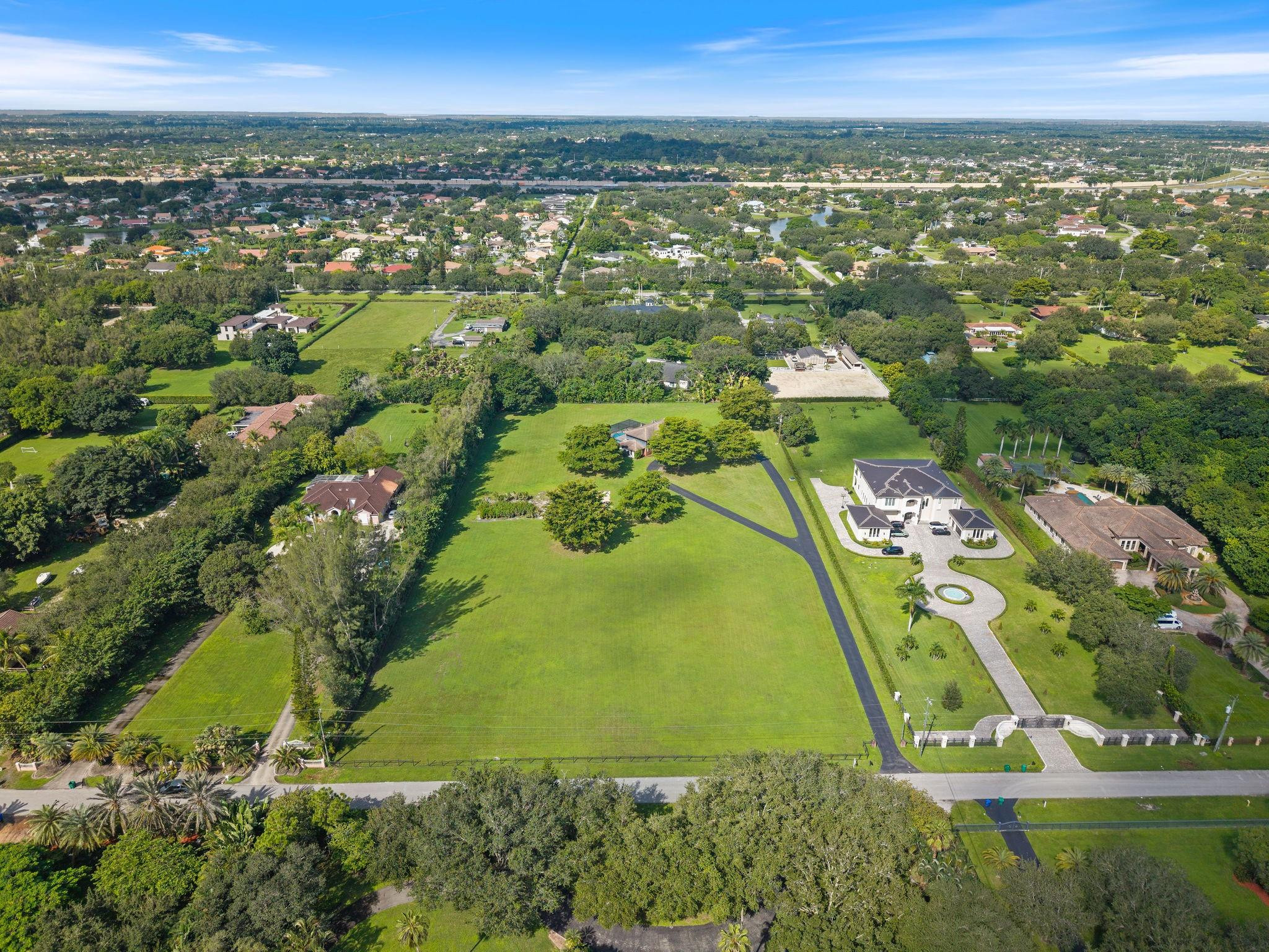 5401 Thoroughbred Lane