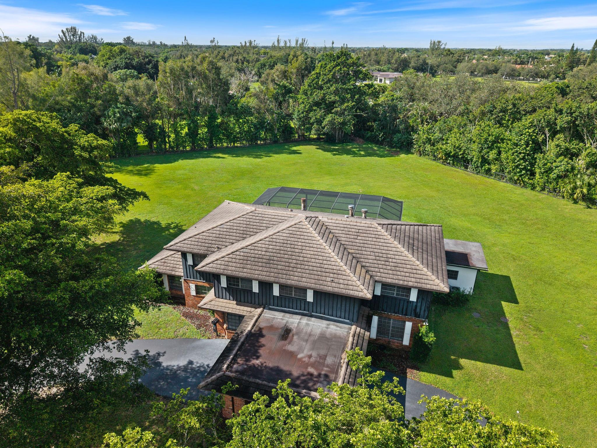 5401 Thoroughbred Lane