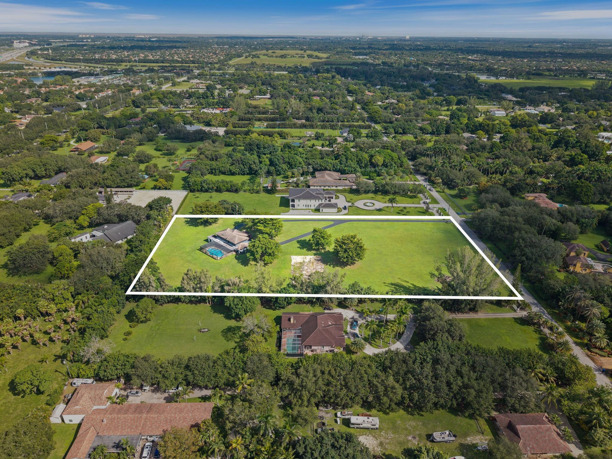5401 Thoroughbred Lane