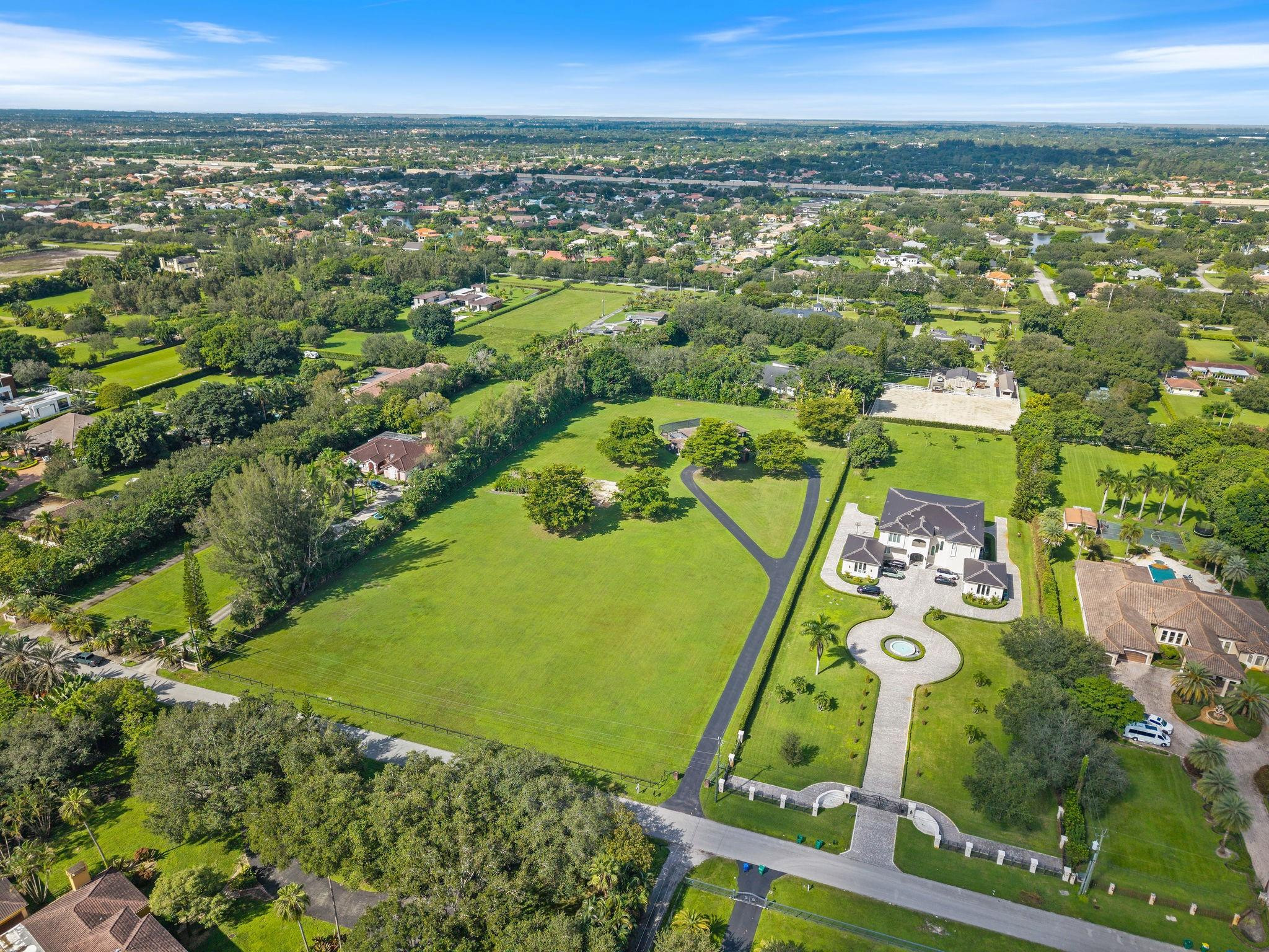 5401 Thoroughbred Lane