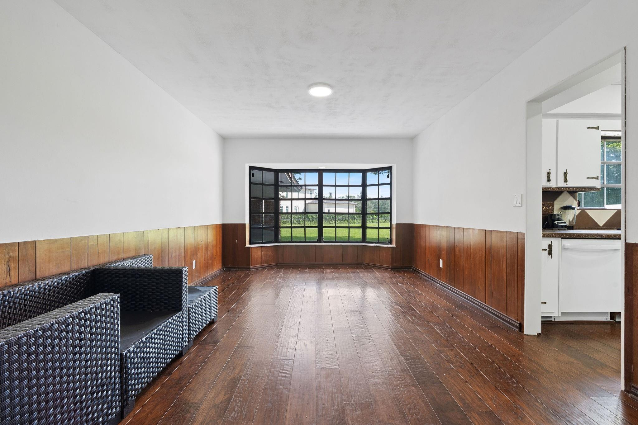 5401 Thoroughbred Lane