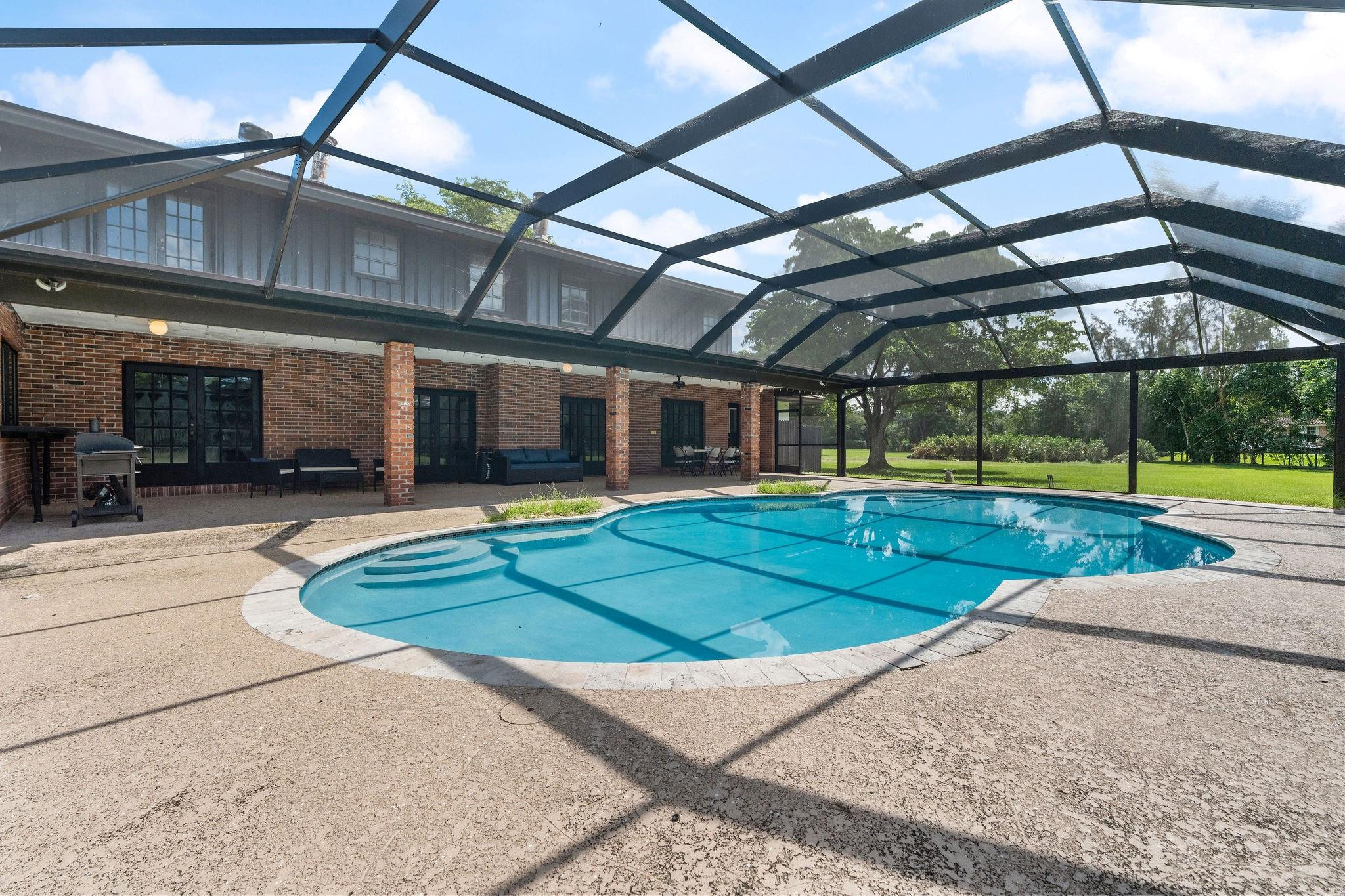 5401 Thoroughbred Lane
