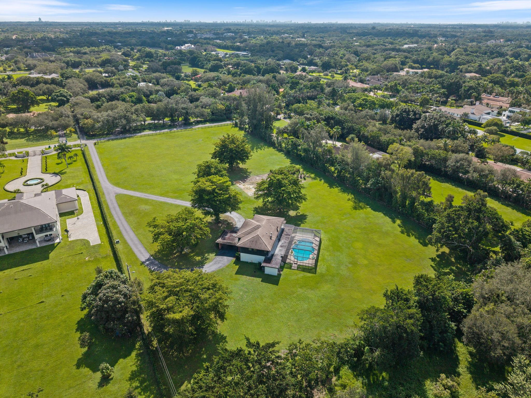 5401 Thoroughbred Lane