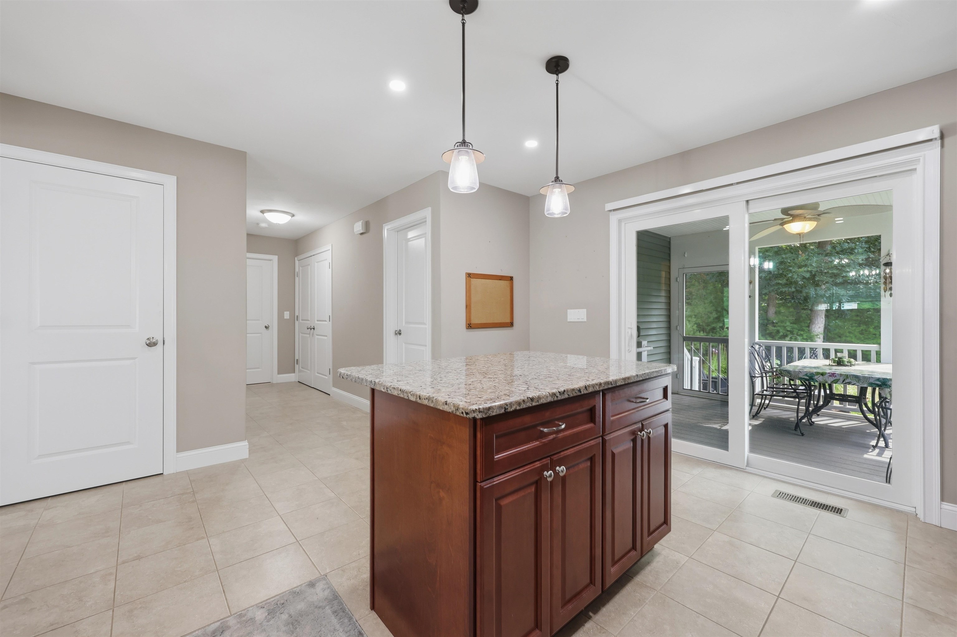 31 Castle Court Unit: 31