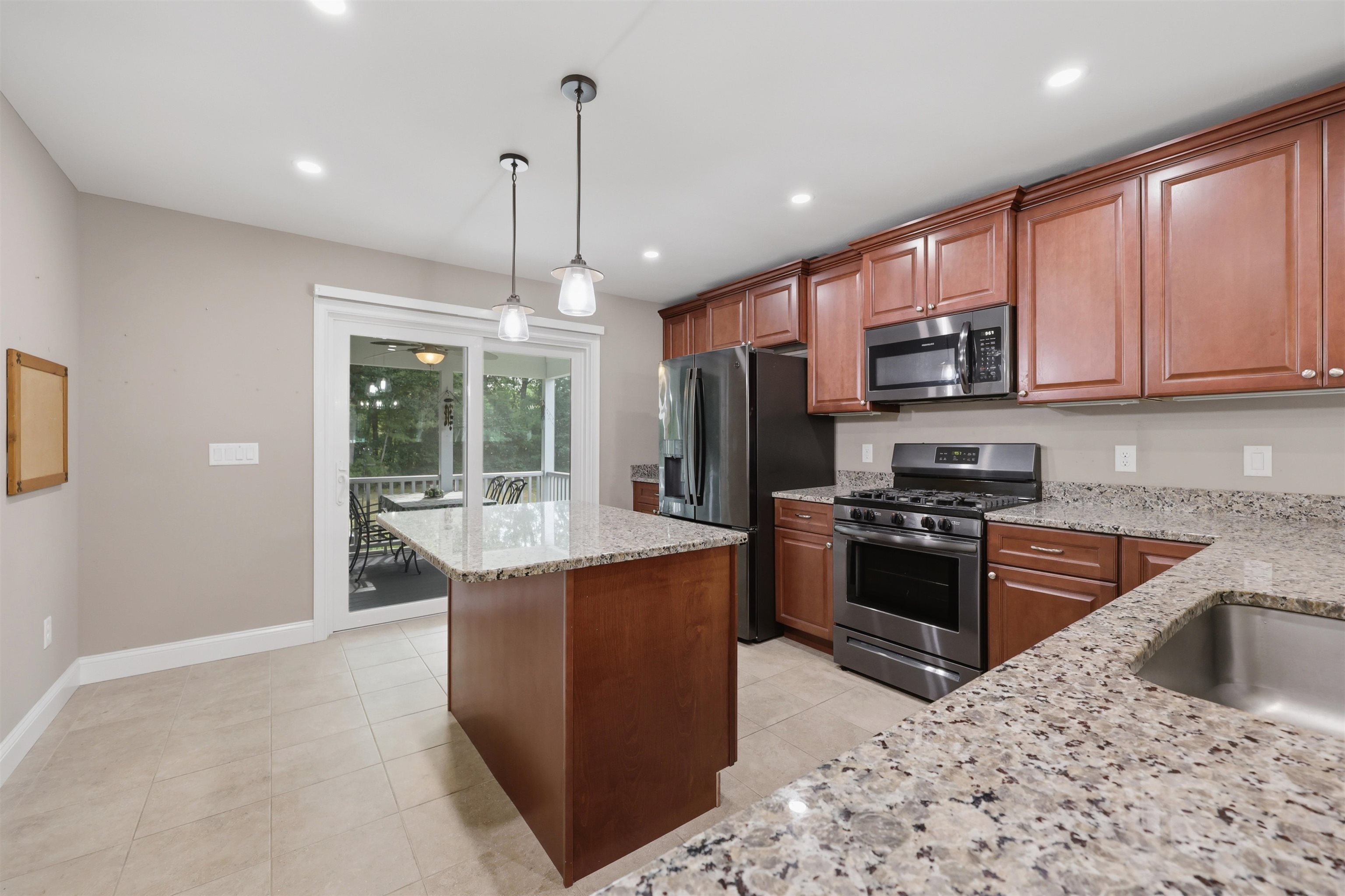 31 Castle Court Unit: 31