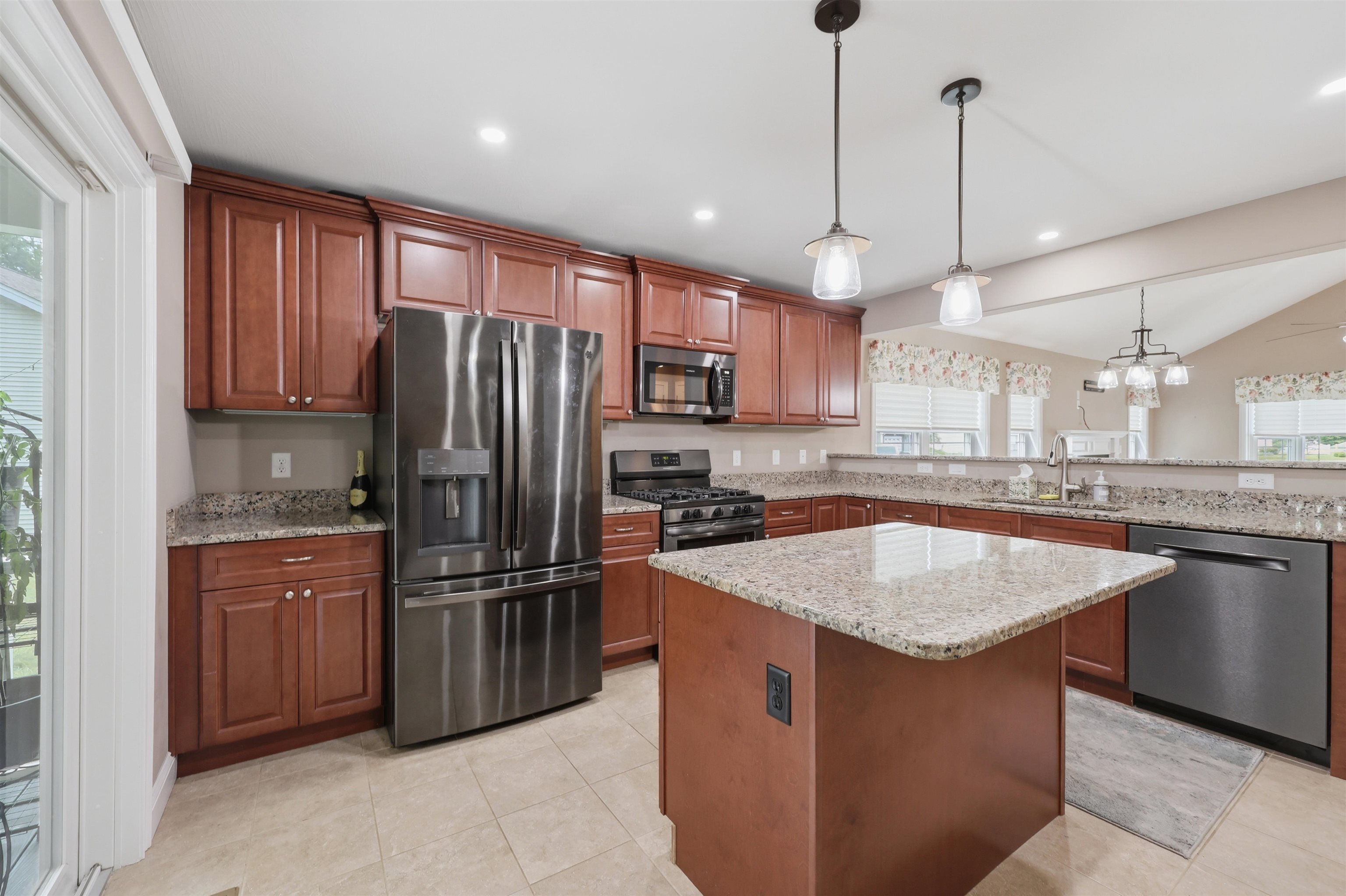 31 Castle Court Unit: 31
