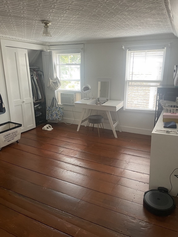8 Neptune St