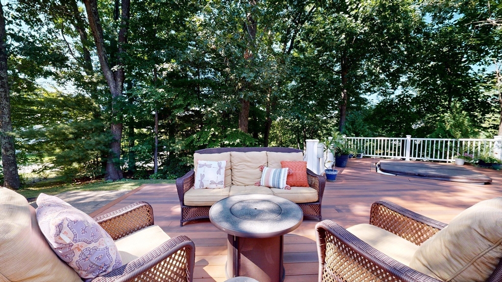 10 Cabot Ct
