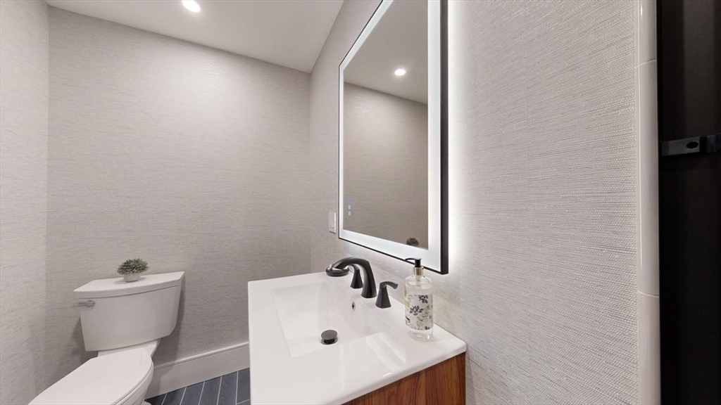 18 Market Sq # 3
