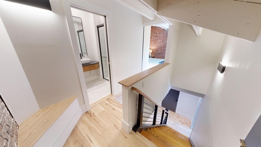 18 Market Sq # 3
