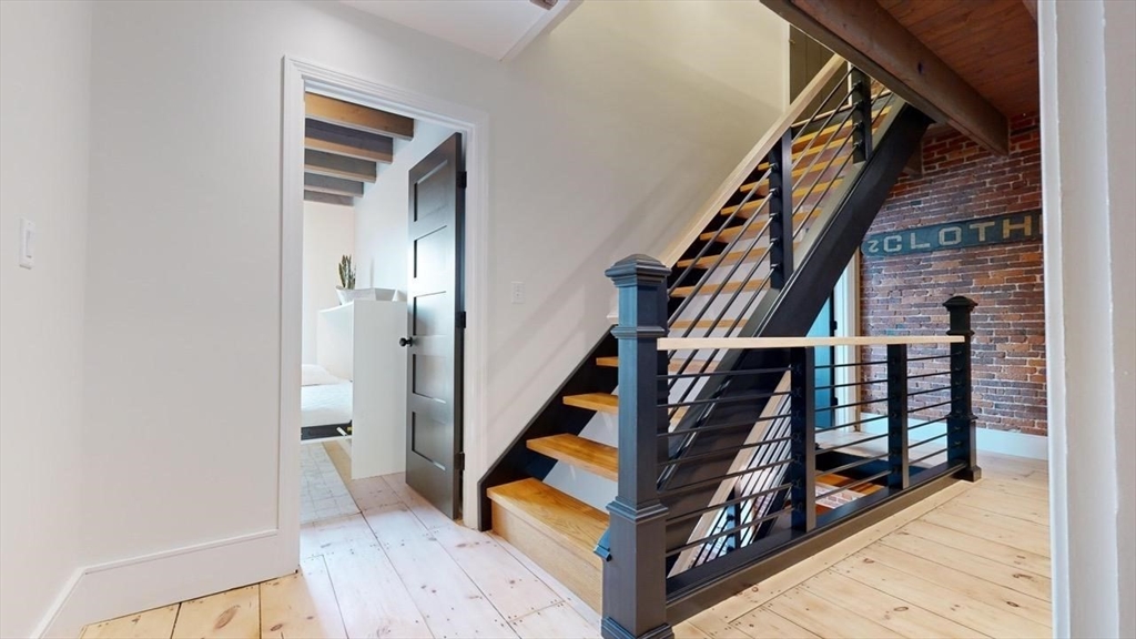 18 Market Sq # 3