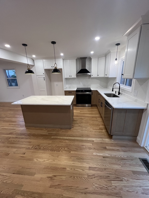 11 W Whitehall Rd
