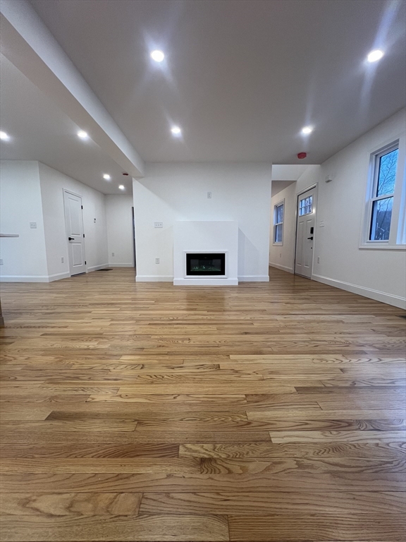 11 W Whitehall Rd