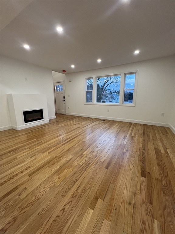 11 W Whitehall Rd