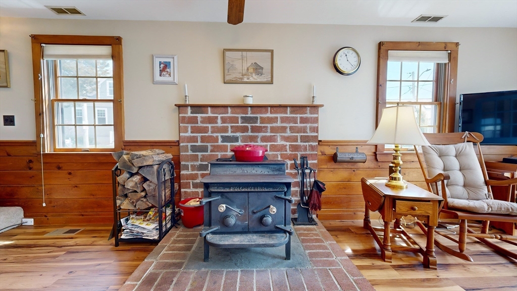 76 Cottage Road