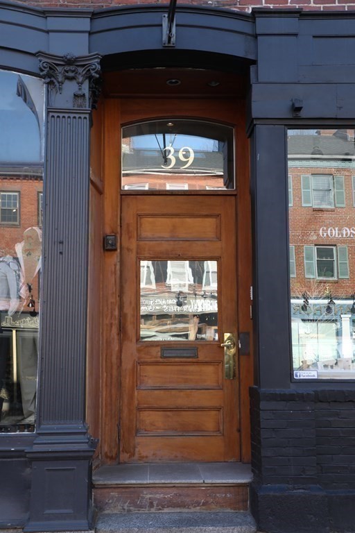 39 State St # 4