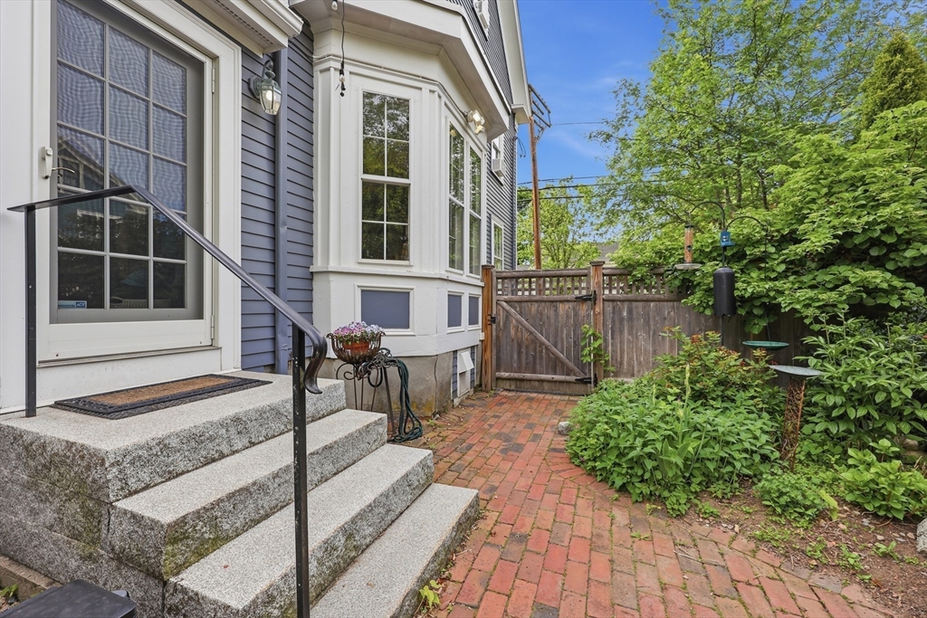 37 Marlboro St