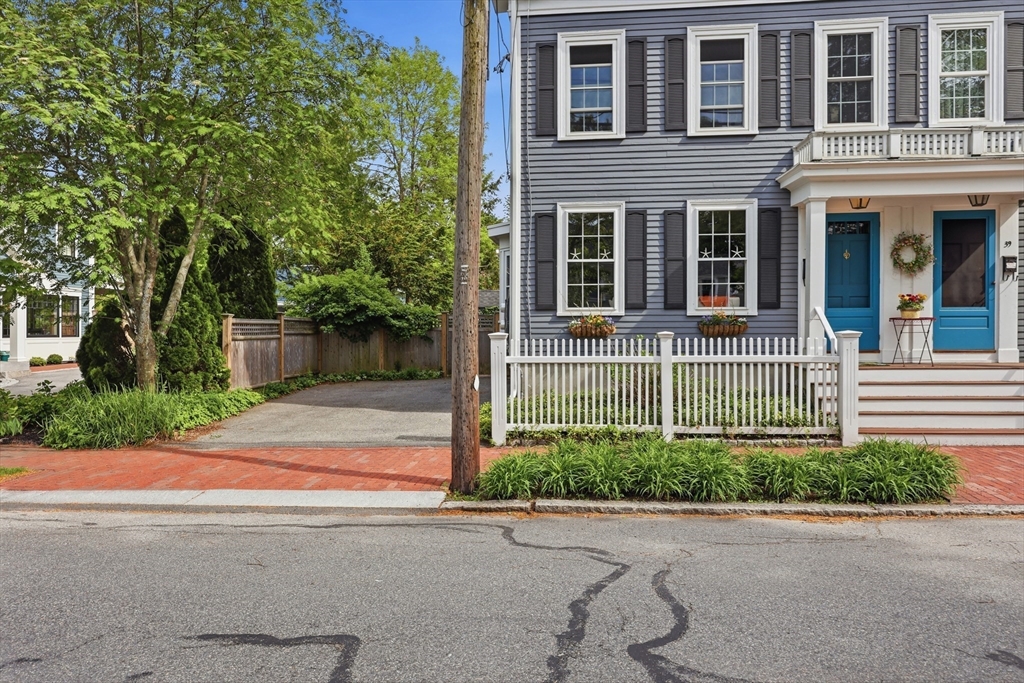 37 Marlboro St