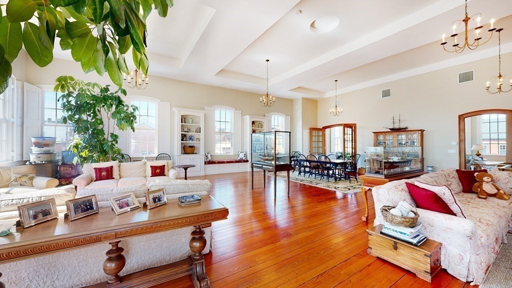 39 State St # 4