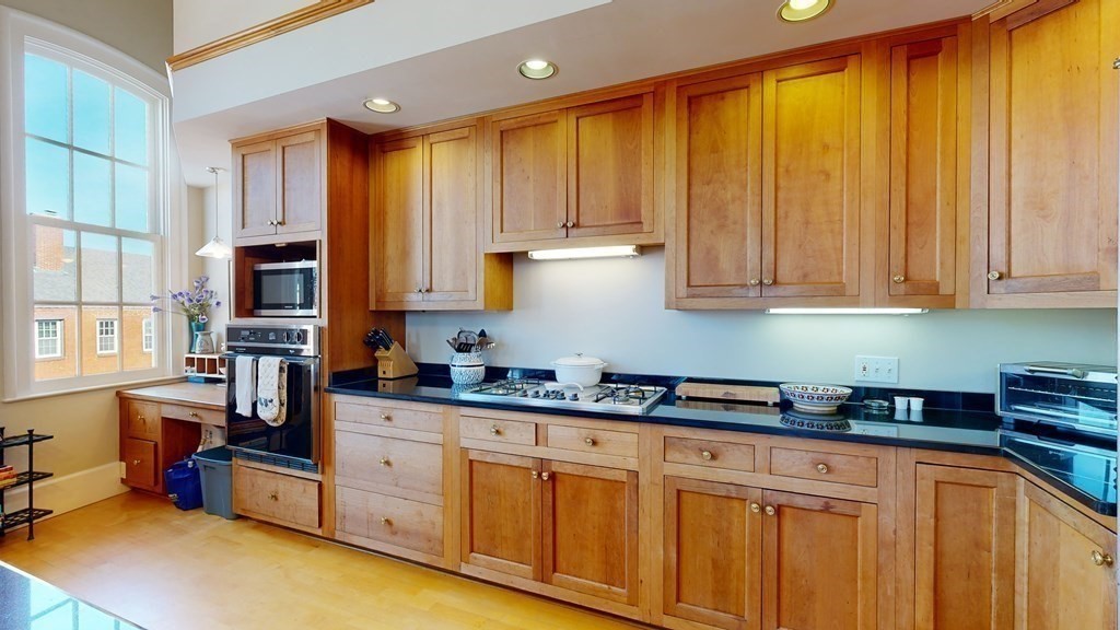 39 State St # 4