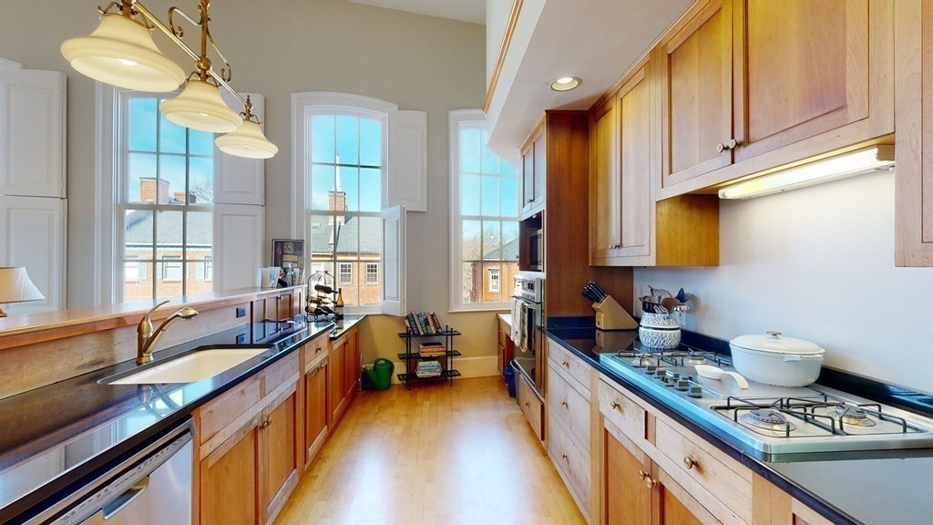 39 State St # 4